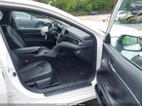 TOYOTA CAMRY SE 4T1G11AK5NU672603 fotografie