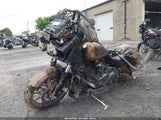 HARLEY-DAVIDSON FLTRXST 1HD1ACL10PB675903 снимка