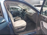 VOLKSWAGEN TIGUAN 2.0T SE/2.0T SEL/2.0T SEL R-LINE/2.0T SEL R-LINE BLACK 3VV2B7AX2KM132136 photo
