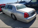 LINCOLN TOWN CAR SIGNATURE LIMITED 2LNHM82W48X657478 photo