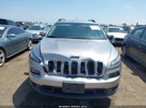JEEP CHEROKEE LATITUDE FWD 1C4PJLCB9JD556540 photo