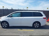TOYOTA SIENNA LE 8 PASSENGER 5TDKZ3DC2KS004815 fotografie