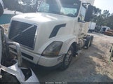 VOLVO VN VNL 4V4NC9EH5BN294246 снимка