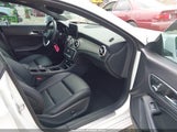 MERCEDES-BENZ CLA 250 WDDSJ4EB9JN668655 снимка