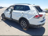 VOLKSWAGEN TIGUAN 2.0T SE/2.0T SE R-LINE BLACK/2.0T SEL 3VV2B7AX6LM043638 снимка
