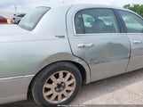 Lincoln Town Car 1LNHM82V37Y627796 снимка