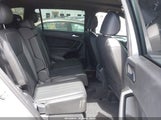 VOLKSWAGEN TIGUAN 2.0T SE R-LINE BLACK 3VV8B7AX9NM093043 fotografie