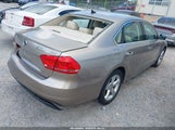 VOLKSWAGEN PASSAT 1.8T SE 1VWBS7A34FC039943 снимка