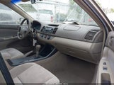 TOYOTA CAMRY LE 4T1BE32K53U226201 снимка