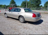 Lincoln Town Car Signature Limited 2LNHM82V79X629120 photo