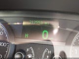 Lincoln Town Car Signature Limited 2LNHM82V79X629120 снимка
