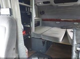 VOLVO VN 4V4ND3JJXYN235477 снимка