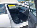 TOYOTA COROLLA LE 5YFB4MDE0RP085645 снимка
