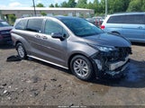 TOYOTA SIENNA LE 5TDBSKFC1NS049616 снимка