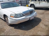 LINCOLN TOWN CAR SIGNATURE LIMITED 2LNHM82V89X631457 fotografie