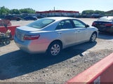 TOYOTA CAMRY LE 4T1BE46K57U660026 снимка