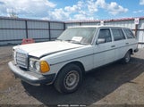 MERCEDES-BENZ 240D WDB12319012016266 снимка