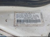 TOYOTA CAMRY LE 4T1SK12E0NU021654 снимка