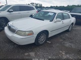 LINCOLN TOWN CAR SIGNATURE 1LNHM81W34Y639078 снимка