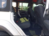 JEEP WRANGLER UNLIMITED SAHARA 4X4 1C4HJXEG3JW175226 снимка
