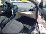 HYUNDAI ELANTRA VALUE EDITION 5NPD84LF2JH305697 снимка