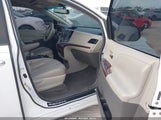 TOYOTA SIENNA LIMITED V6/XLE V6/XLE V6 AUTO ACCESS SEAT 5TDYK3DC8BS108689 fotografie