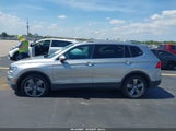VOLKSWAGEN TIGUAN 2.0T SE/2.0T SE R-LINE BLACK/2.0T SEL 3VV3B7AX6MM035657 снимка