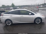 TOYOTA PRIUS THREE TOURING JTDKARFU4H3043433 снимка