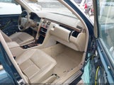 MERCEDES-BENZ E 320 WDBJF65HXXA752666 снимка