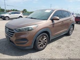 HYUNDAI TUCSON SE KM8J23A49GU105622 снимка