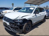 VOLKSWAGEN TIGUAN 2.0T SE/2.0T WOLFSBURG EDITION 3VVNB7AX4RM198923 fotografie