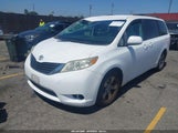 TOYOTA SIENNA LE V6 5TDKK3DC3BS101624 снимка