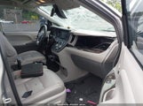 TOYOTA SIENNA XLE 8 PASSENGER 5TDYZ3DC2JS940989 снимка