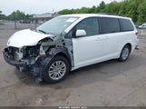 TOYOTA SIENNA XLE V6 5TDYK3DC2BS133121 снимка