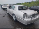 Lincoln Town Car Signature Limited 2LNHM82V08X640992 photo