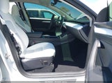 TESLA MODEL Y LONG RANGE DUAL MOTOR ALL-WHEEL DRIVE 7SAYGDEE4SF302702 fotografie