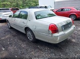 LINCOLN TOWN CAR SIGNATURE LIMITED 1LNHM82V26Y619302 fotografie