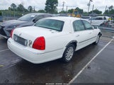 LINCOLN TOWN CAR SIGNATURE 1LNHM81W77Y607433 снимка