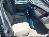 LINCOLN TOWN CAR SIGNATURE LIMITED 1LNHM82VX6Y625932 снимка