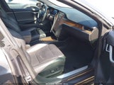 TESLA MODEL S 100D/75D/LONG RANGE/STANDARD RANGE 5YJSA1E25KF304371 fotografie