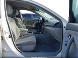 TOYOTA CAMRY LE 4T4BF3EK9AR016647 снимка