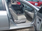 TOYOTA CAMRY CE/LE/SE/XLE 4T1BE46K37U539074 снимка