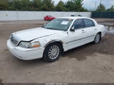 LINCOLN TOWN CAR EXECUTIVE 1LNHM81W43Y676882 снимка