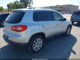 VOLKSWAGEN TIGUAN S/SE/SEL WVGAV75N09W500829 photo