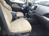 JEEP CHEROKEE SPORT 1C4PJLAB0FW761467 снимка