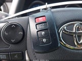 TOYOTA RAV4 XLE 2T3RFREV1JW818607 снимка