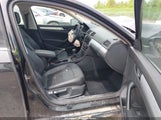 VOLKSWAGEN PASSAT 2.5L SE 1VWBP7A36DC012788 снимка