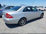 MERCEDES-BENZ C 240 WDBRF61JX2F236248 снимка