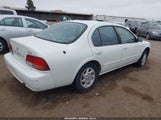 NISSAN MAXIMA GLE/GXE/SE/SE-L JN1CA21D7XT811913 fotografie