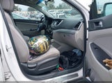 HYUNDAI TUCSON SE KM8J23A40GU216320 снимка